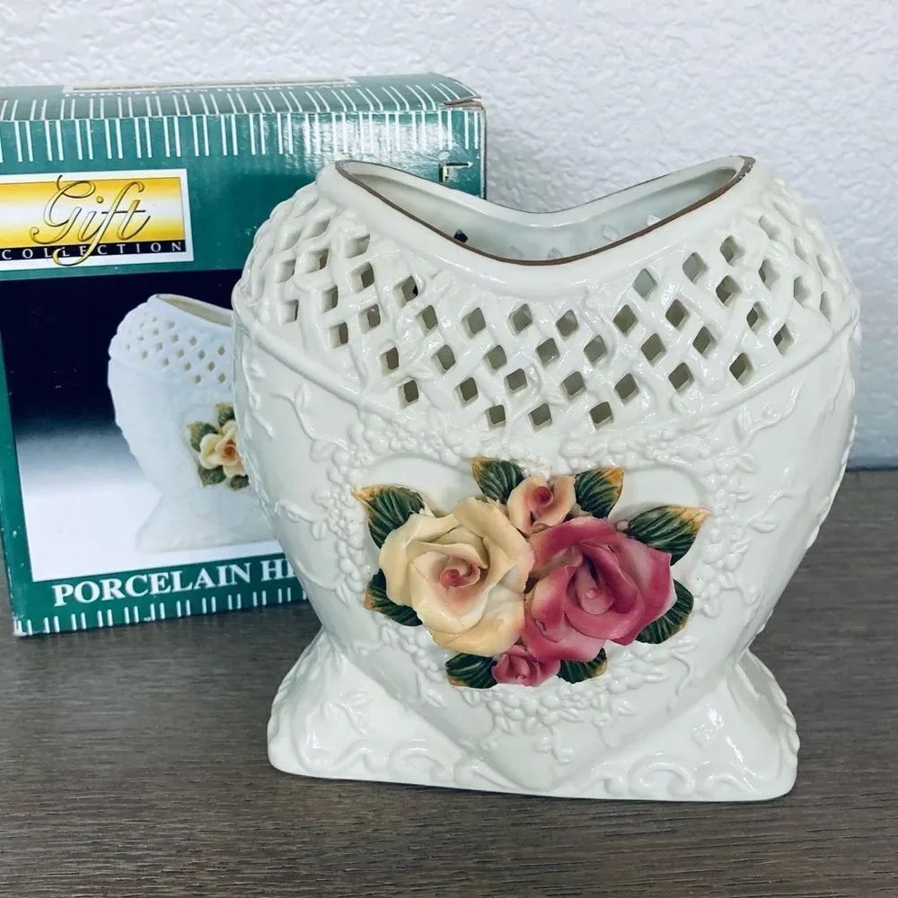 Vintage Porcelain Heart Floral Rose Vase